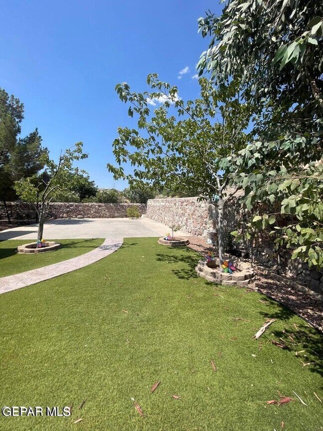 Building Photo - 808 Merriman Dr