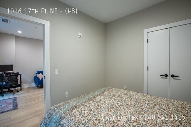 Building Photo - 1016 17th Pl NE