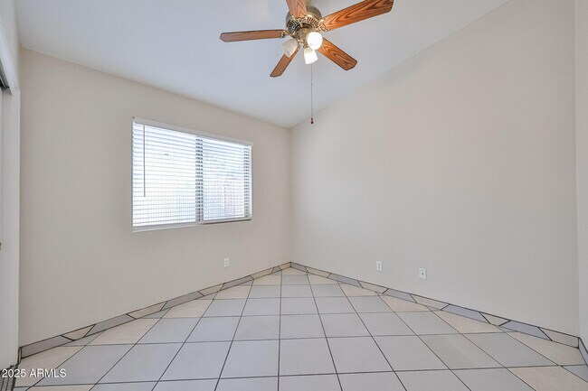 Building Photo - 11231 W Diana Ave