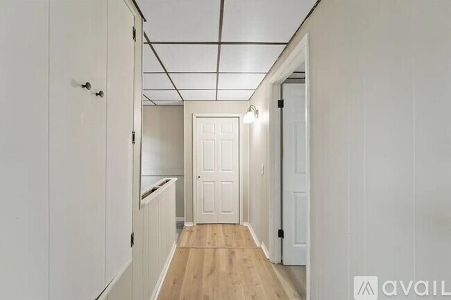 Building Photo - 13 Brookside Ave W