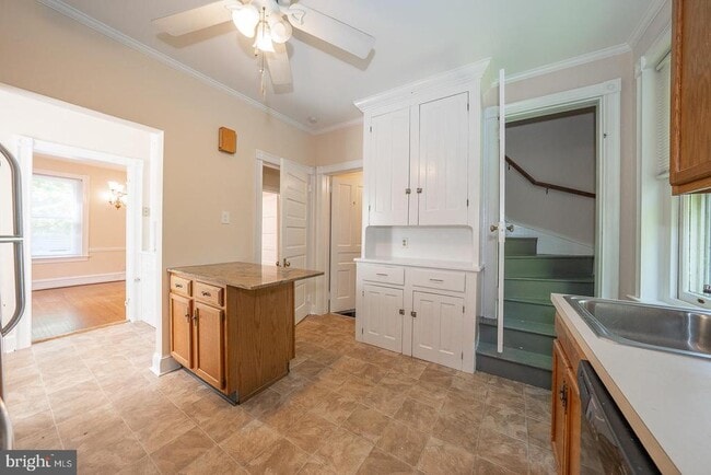 Building Photo - 211 Pennswood Rd