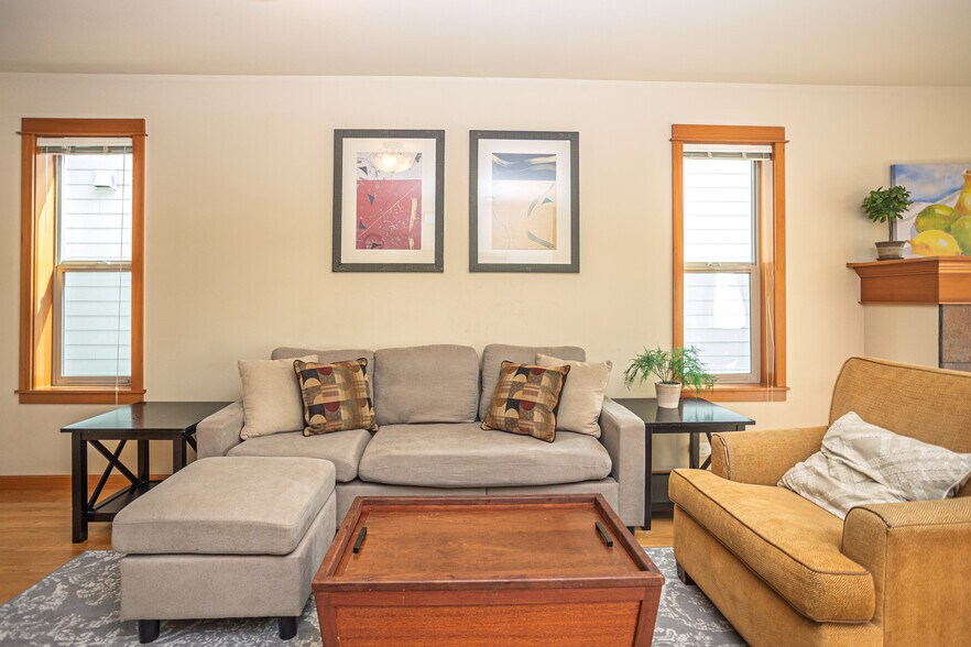 Building Photo - 3314 Wetmore Ave S