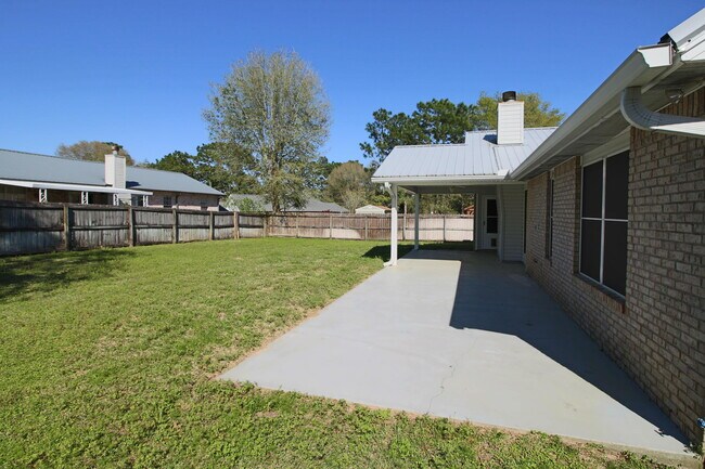 Building Photo - 414 Whirlaway Ct
