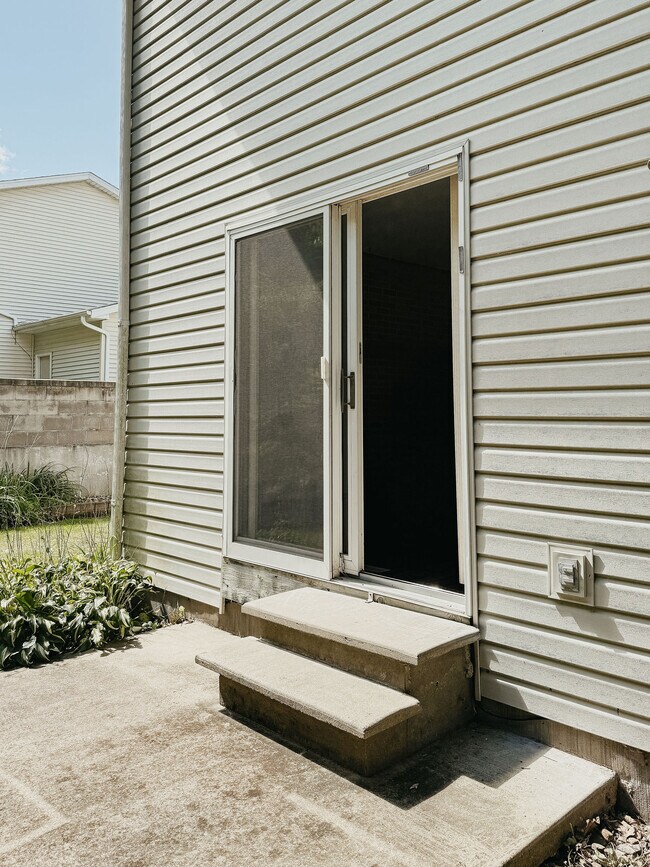 Building Photo - 3052 Acker St