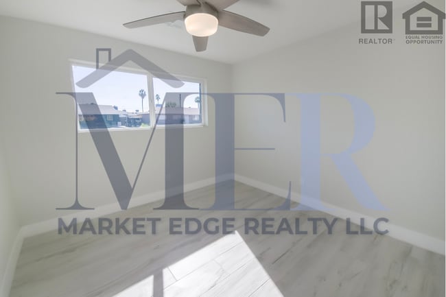 Building Photo - 4Bed/2Bath House at University/Dobson--Complete Remodel w/Pool!