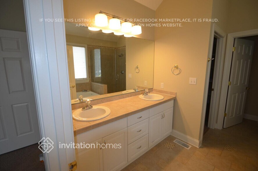 Building Photo - 19524 Coachmans Trace