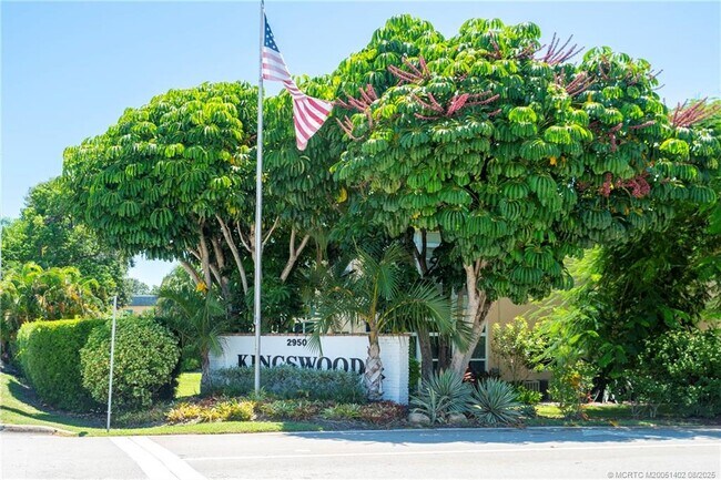 Primary Photo - 2950 SE Ocean Blvd