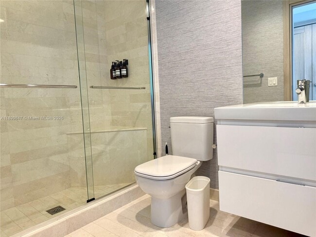 Building Photo - 17111 Biscayne Blvd