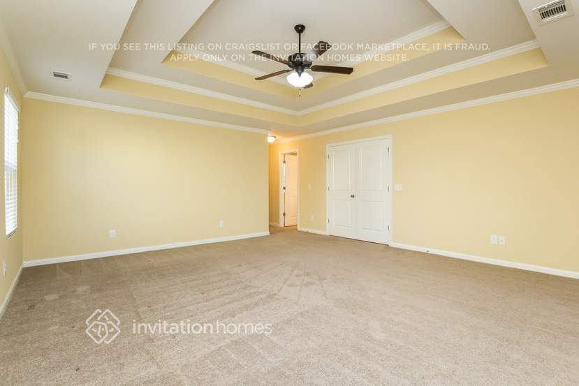 Building Photo - 1313 Invermere Dr SE