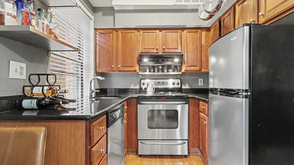 Building Photo - 1321 Fairmont St NW