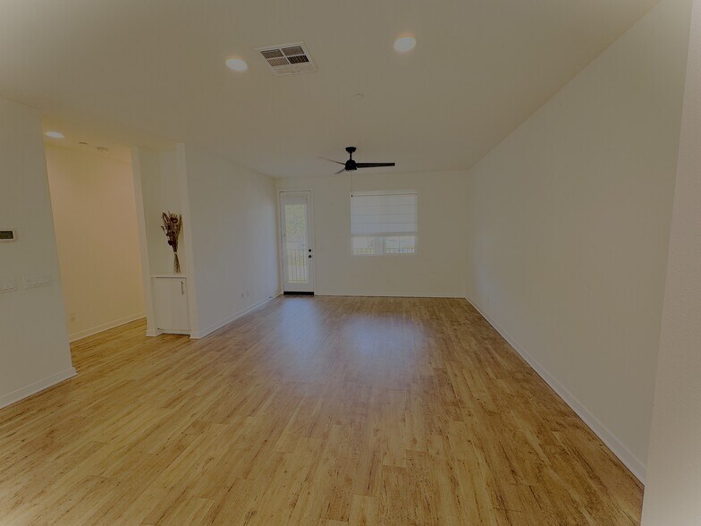 Family/Living Room - 2729 Sunrise Way