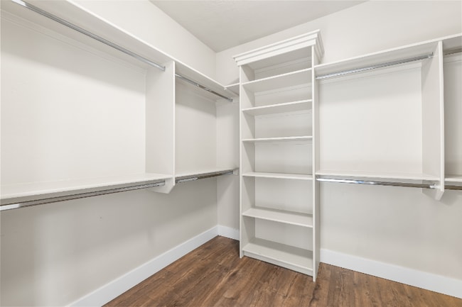 Building Photo - 165 E Cool Pond Dr