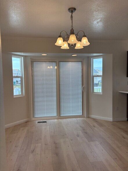 Dining Room - 111 E 900 S