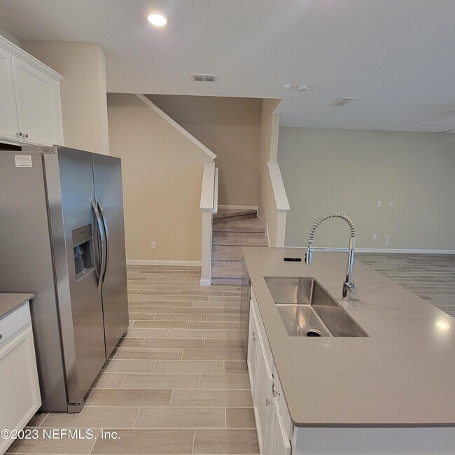 Building Photo - 51 Appleton Ct