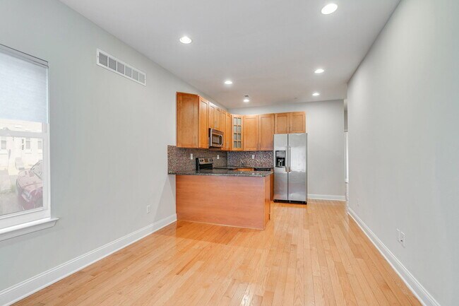 Building Photo - 917 S 18th St
