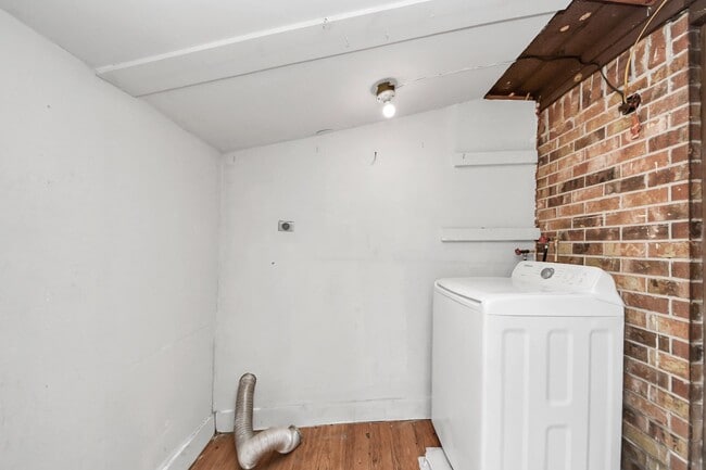 Building Photo - 1006 Perry St