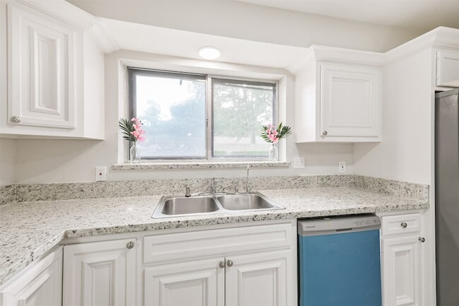 Building Photo - 12415 Pantano Drive