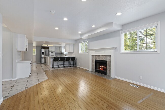 Building Photo - 3666 Pearblossom Cir