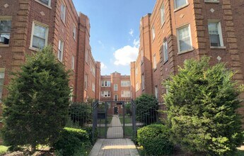 Building Photo - 2607 N Lamon Ave