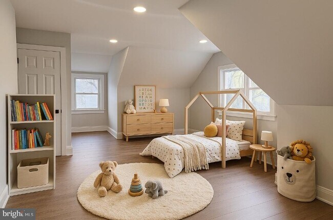 Building Photo - 73 Oak Ln