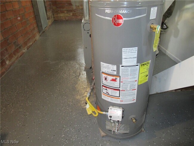 Building Photo - 12213 Mortimer Ave