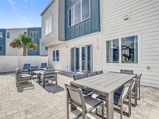 Building Photo - 7770 Sandy Ridge Dr