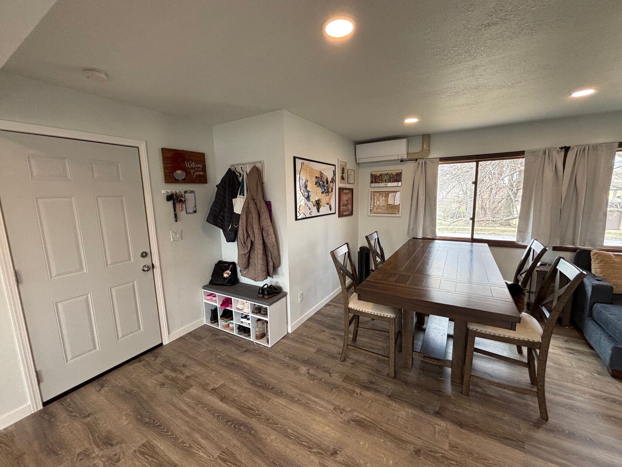 Entrance to unit & dining room area - 107 11th Ave S