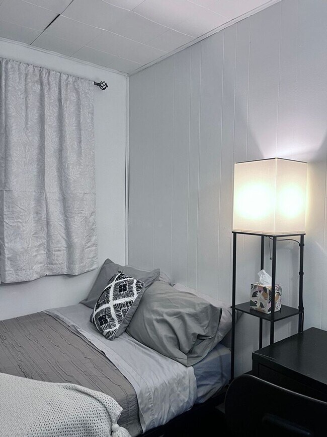 Building Photo - Drake Triplex