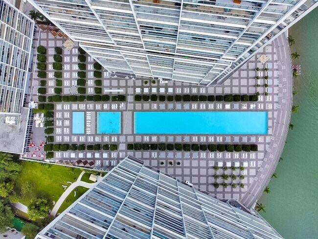 Building Photo - 465 Brickell Ave