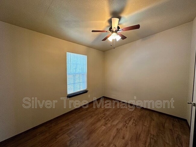 Building Photo - 358 Brighton Oaks Dr