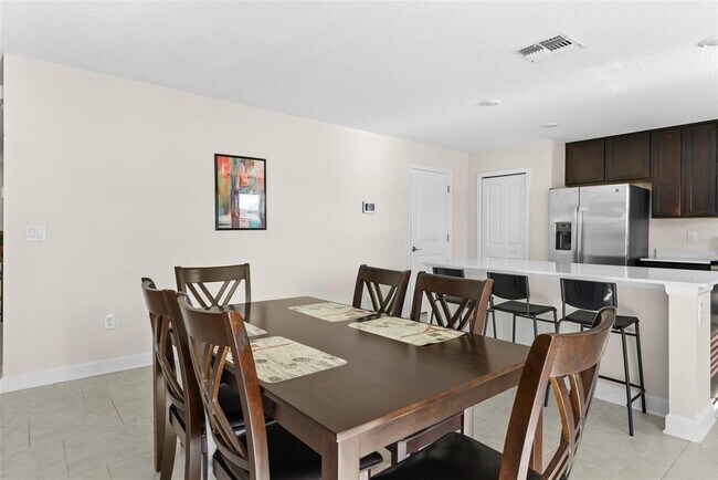 Building Photo - 740 Simone Ct