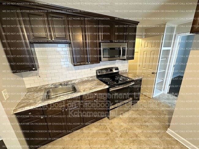 Building Photo - 901 N 16 St