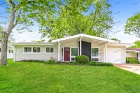 Building Photo - 3190 Kingsley Dr