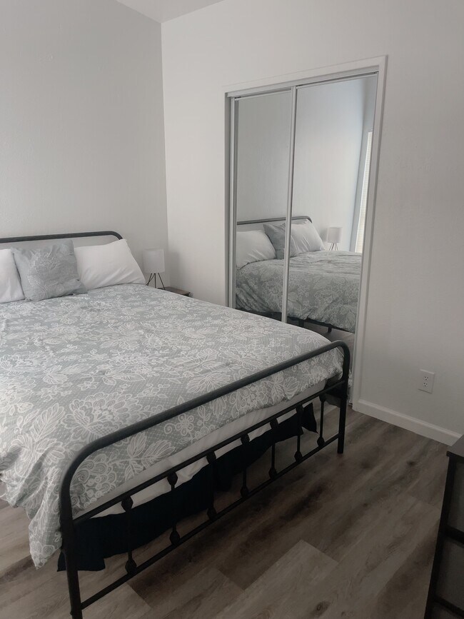 Building Photo - 7104 Elliot Ct