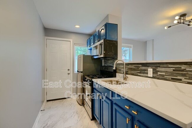 Building Photo - 5044 Chalgrove Ave