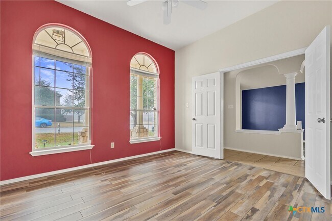 Building Photo - 200 Memory Ln