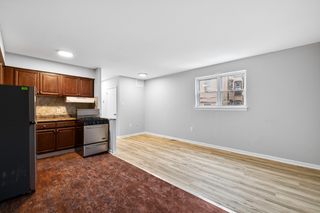 Primary Photo - 4511 N Lawrence St