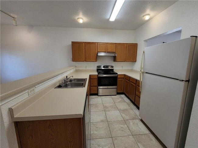 Building Photo - 304 Windridge Village Cove