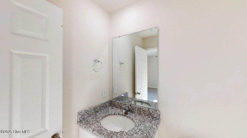 Building Photo - 108 Sandy Springs Dr