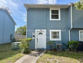 Building Photo - 11406 Bedford Oaks Dr