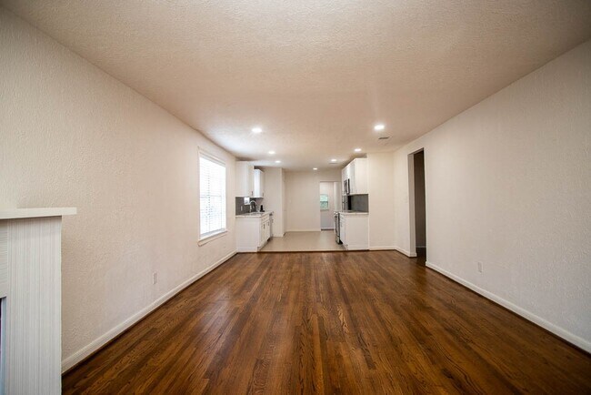 Building Photo - 5415 Palmer St