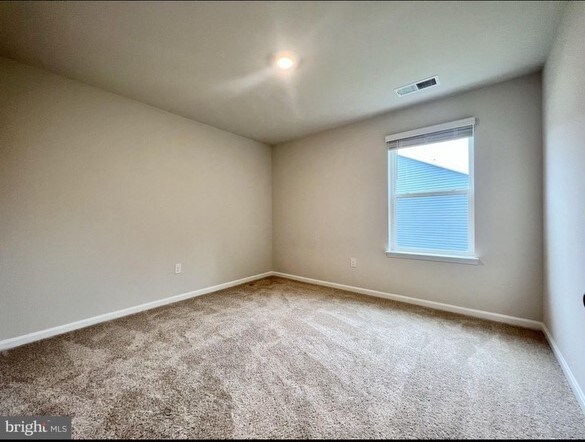 Building Photo - 522 Currant Cir