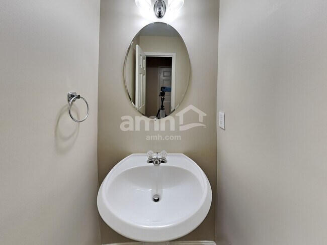 Building Photo - 219 Highland Falls Dr