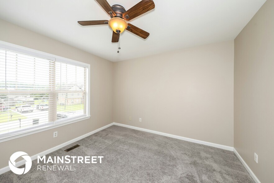 Building Photo - 725 Starlite Dr