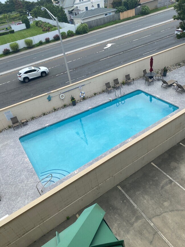 Building Photo - 422 Ocean Blvd N