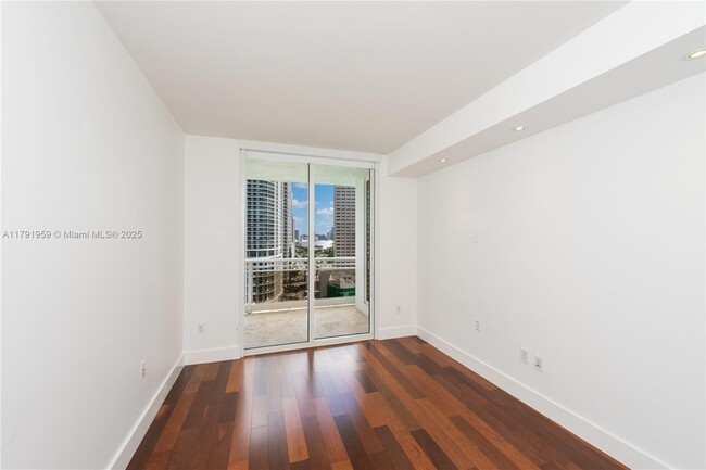 Building Photo - 901 Brickell Key Blvd