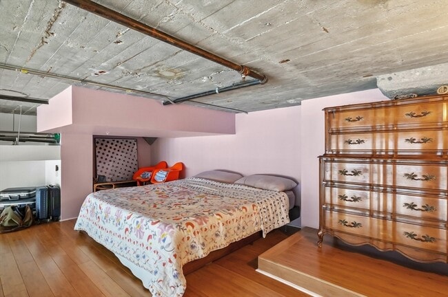 Building Photo - 156 Porter St