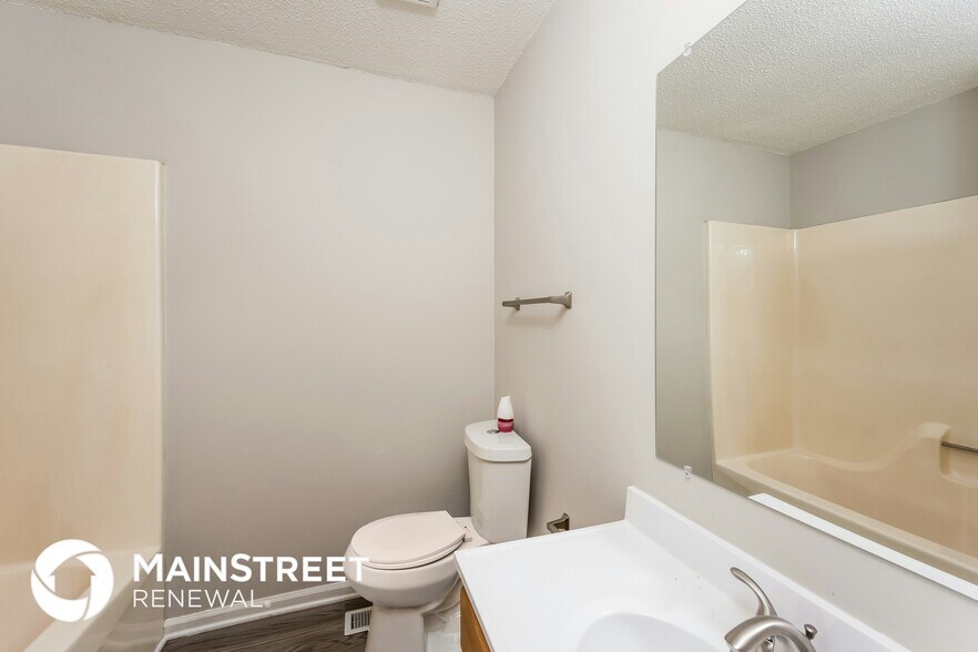 Building Photo - 6482 Chrissy Dr