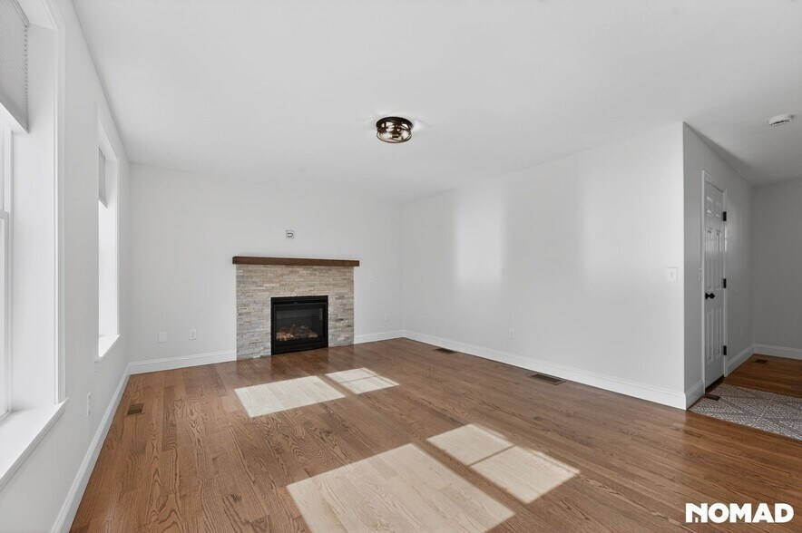 Building Photo - 7A Mustang Dr