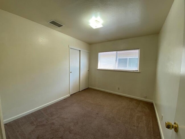 Building Photo - Fairfield, 3 bed/2 bath home $2400